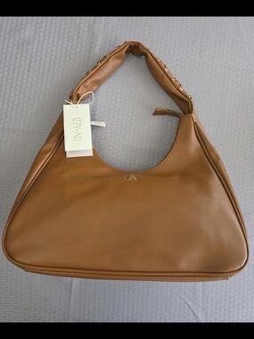 Izzy&Ali Tan Shoulder Hobo Bag